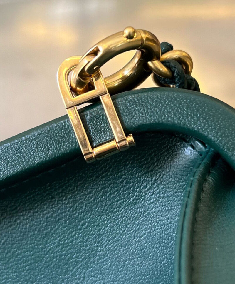Bottega Veneta Knot With Chain 776662